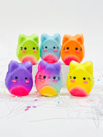 Bombe peluche chat petit format
