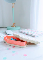 Rangement sandwich à la crème glacée et stylo
